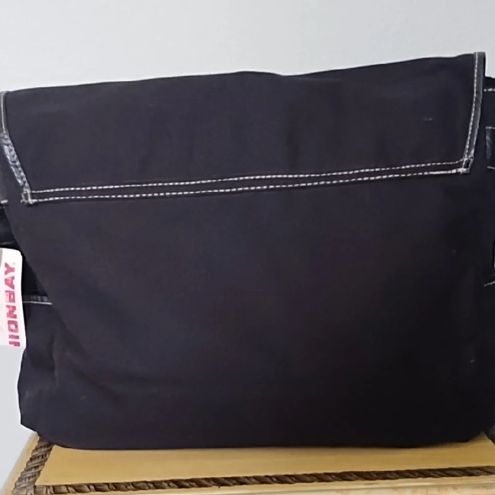 Unionbay Multicolor Patchwork Messenger/Laptop Bag